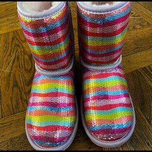 New never worn Girls ugg boots